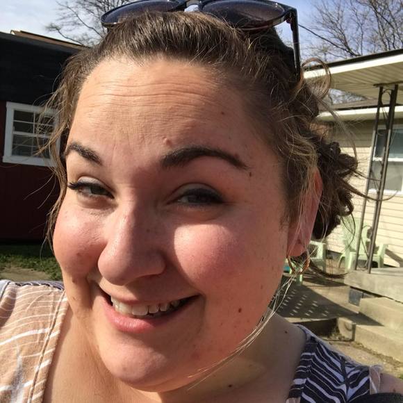 Meet your Posher, Danielle - Picture 1 of 1